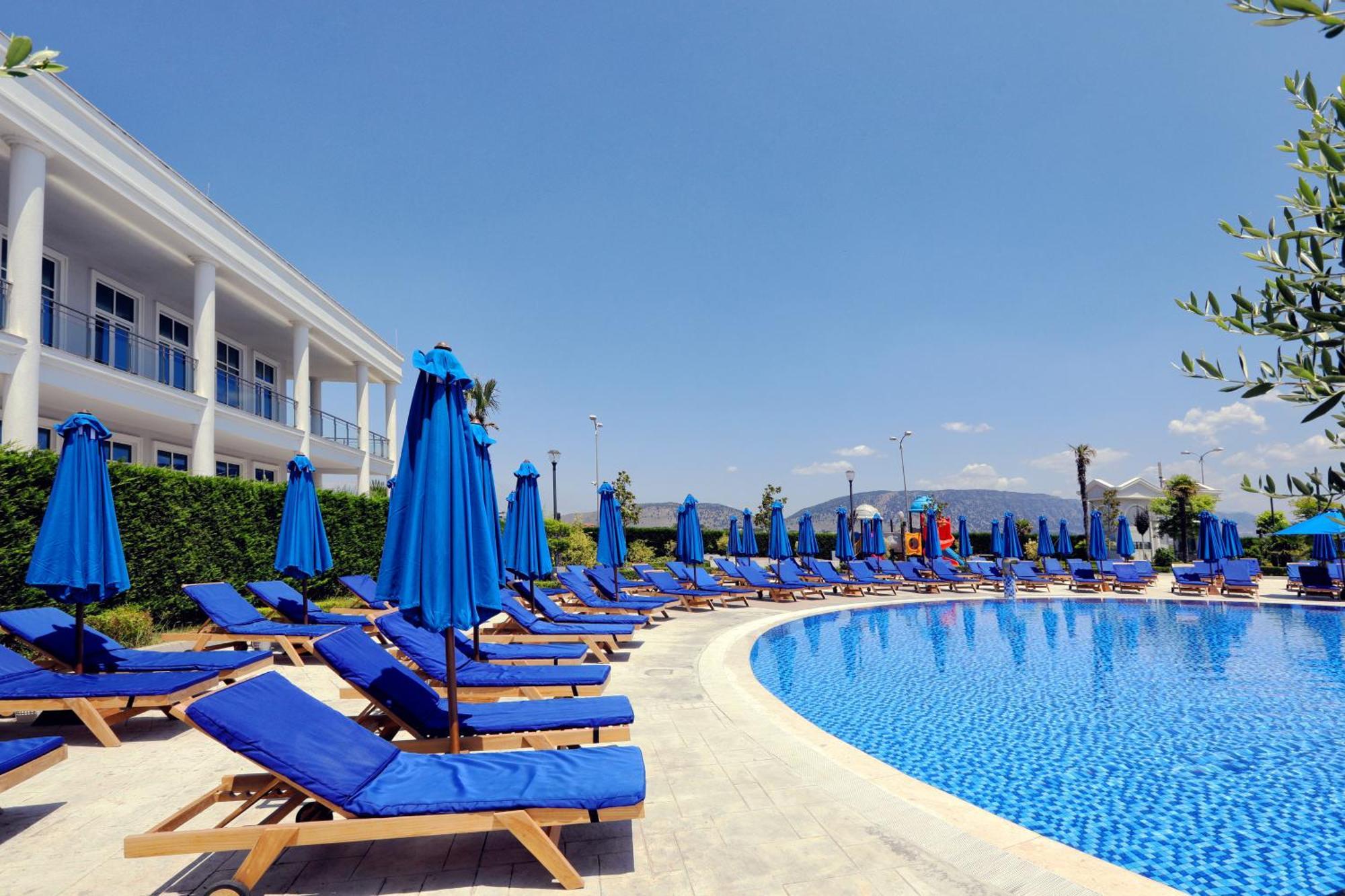 Grand Europa Resort, Affiliated By Melia Station touristique